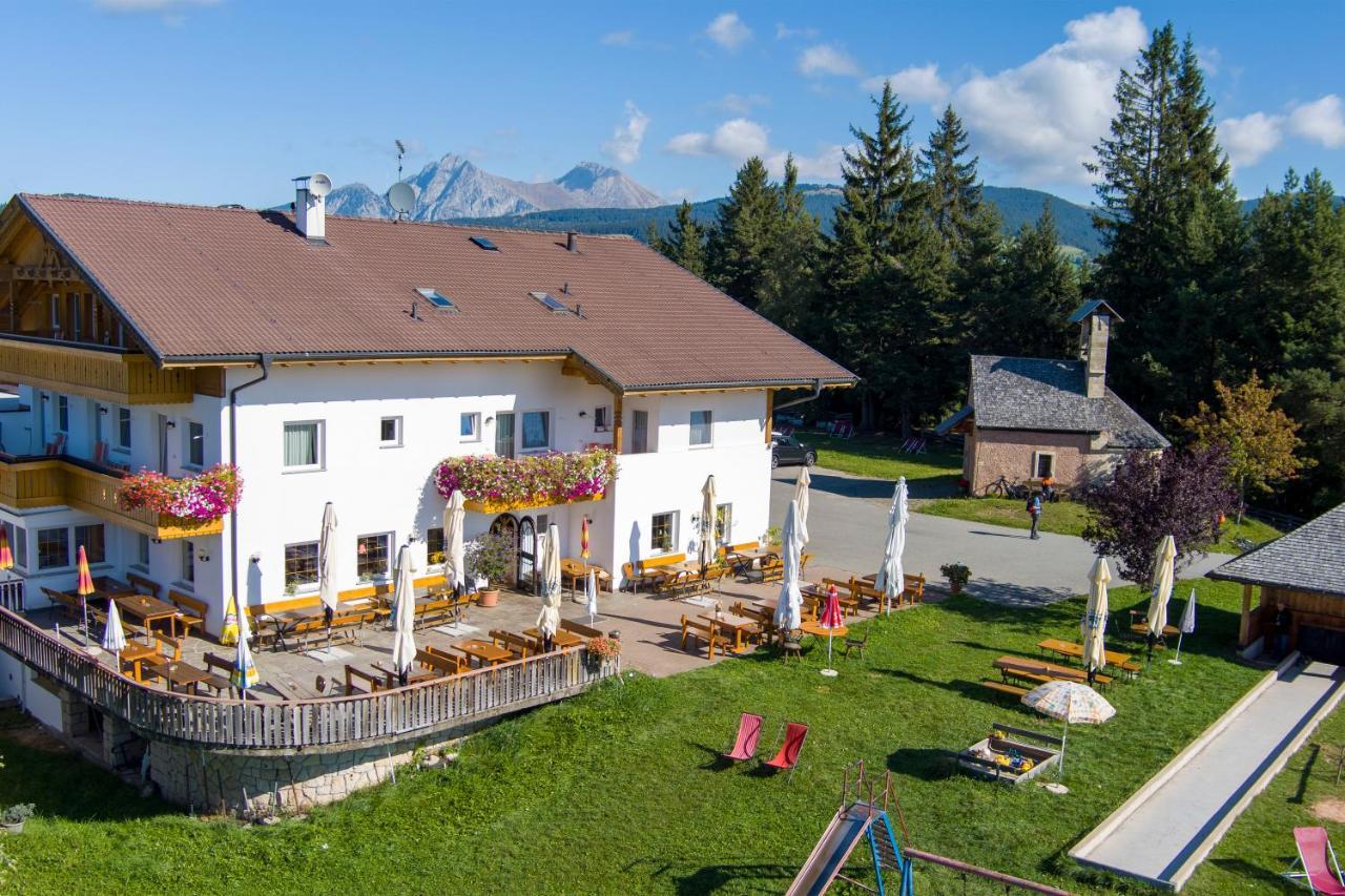 Gasthof St. Ulrich Meltina Exterior foto
